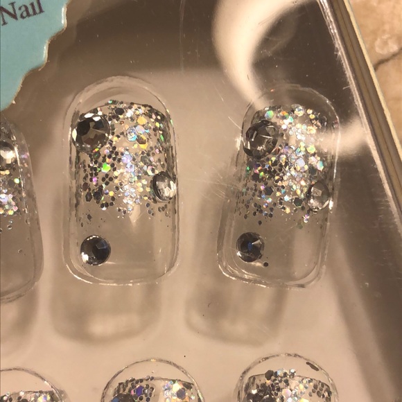 *SOLD*3/$30 Rhinestone Bling French Tip Fake Nails - Picture 7 of 7